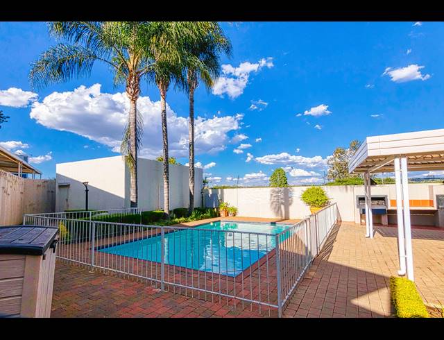 2 BEDROOM APARTMENT SOLD IN BRYANSTON